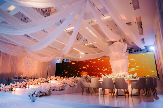 Weddings · Image 9